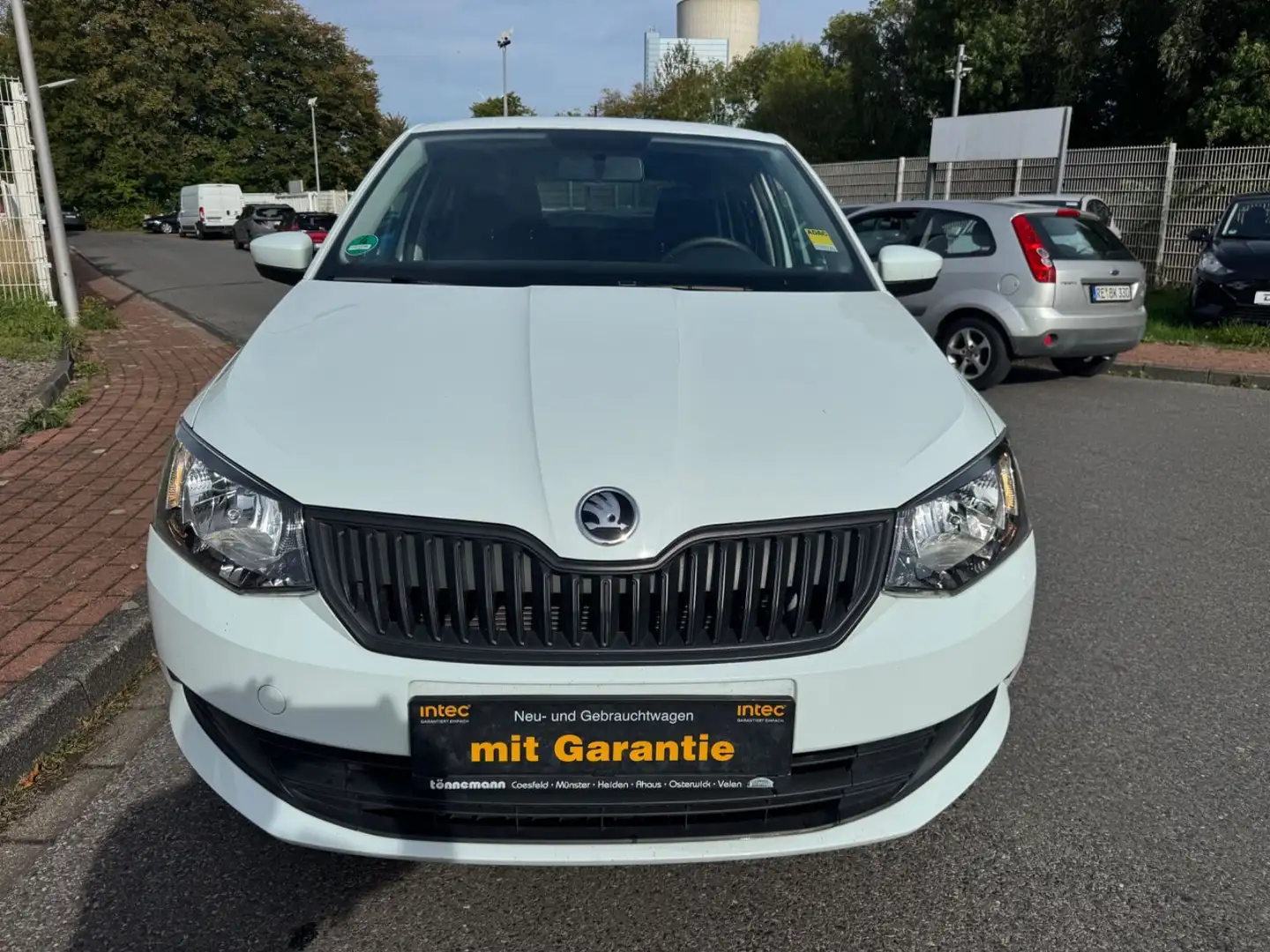 Skoda Fabia COOL EDITION/1.HAND/KLIMA/5-TRG/TÜV-SERV.-NEU! Weiß - 2