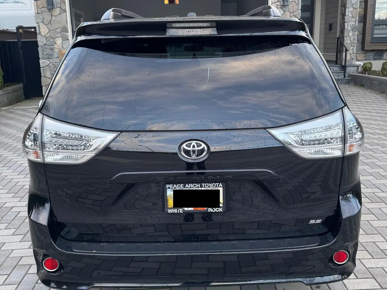 Toyota Sienna снимка Toyota Sienna