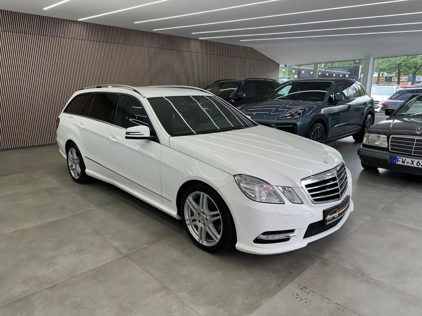Mercedes-Benz E 250 T CGI BlueEfficiency*AMG*Bi-Xenon*Tempomat Blanc - 1