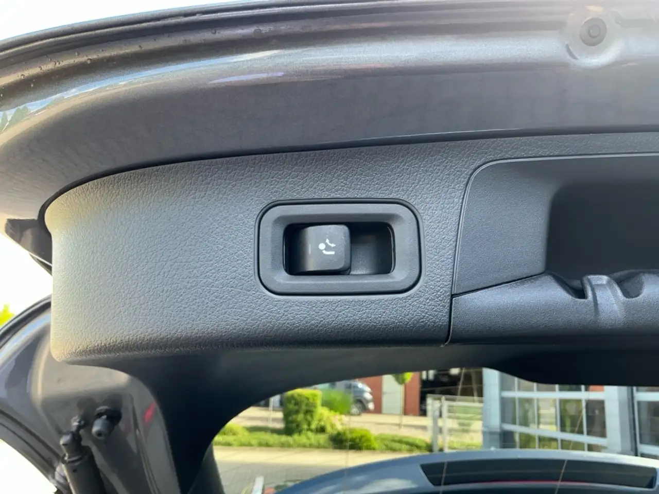 Mercedes-Benz GLA 200 PROGRESSIVE+LED+7G+18+MBUX+AHK+THERMATIC 16