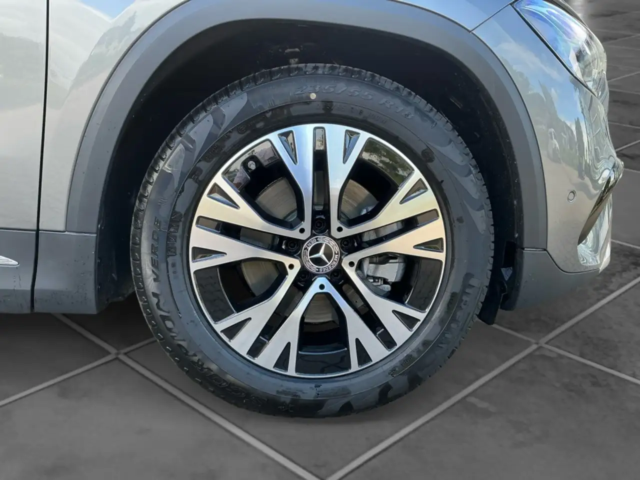 Mercedes-Benz GLA 200 PROGRESSIVE+LED+7G+18+MBUX+AHK+THERMATIC 5