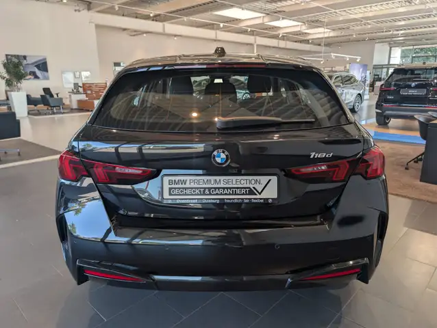 BMW 1 Series view 8