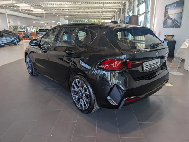 BMW 1 Series view 7