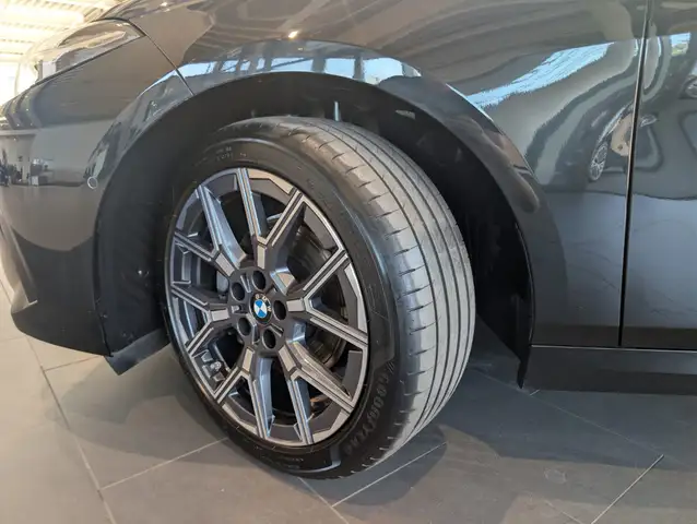 BMW 1 Series view 3