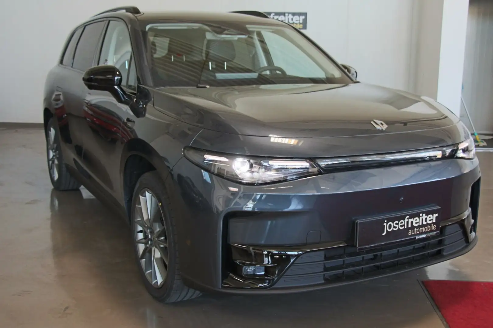 Leapmotor C10 Design 69.9kWh Grau - 1