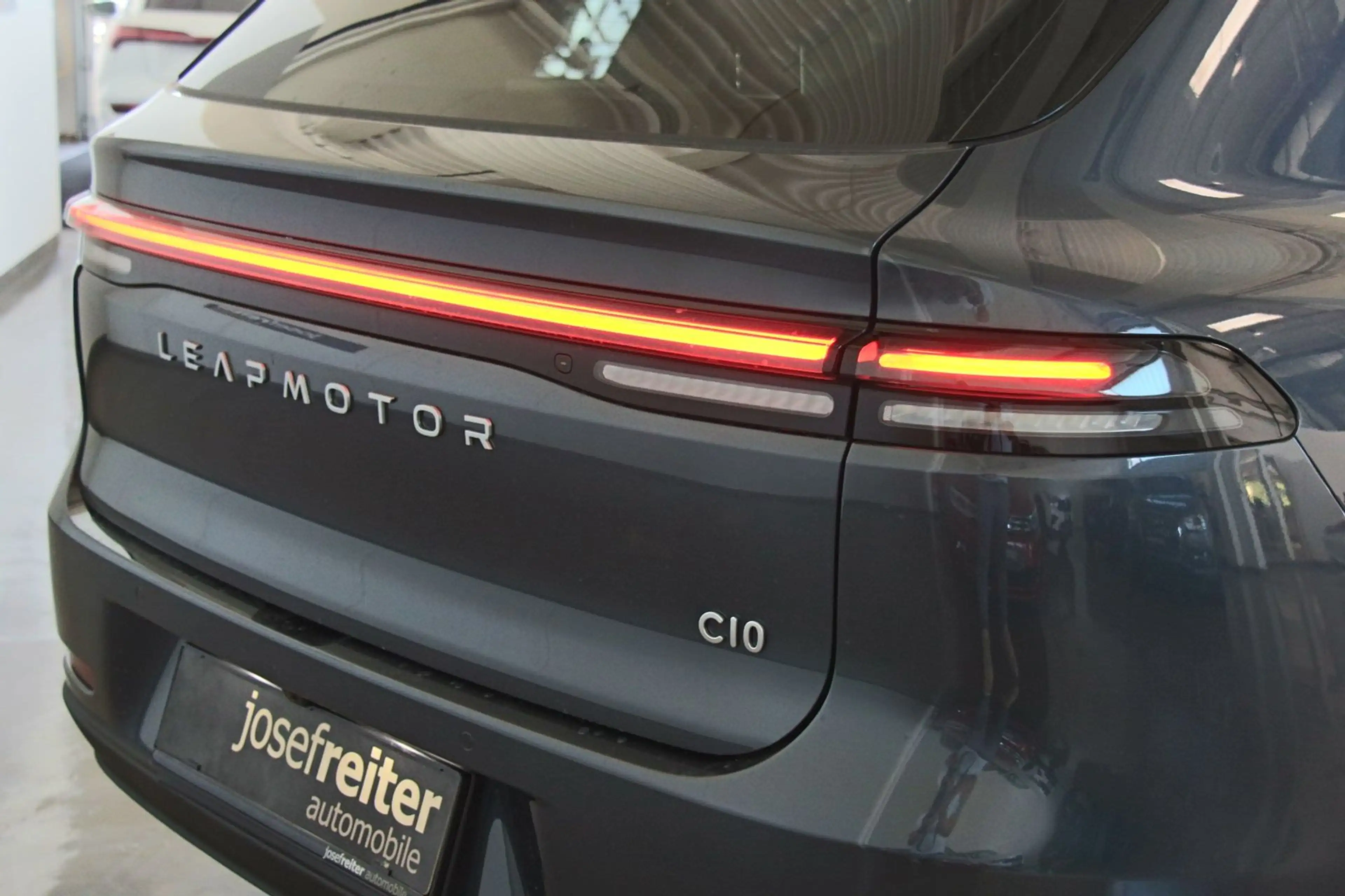 Leapmotor C10 Design 69.9kWh — photo 11