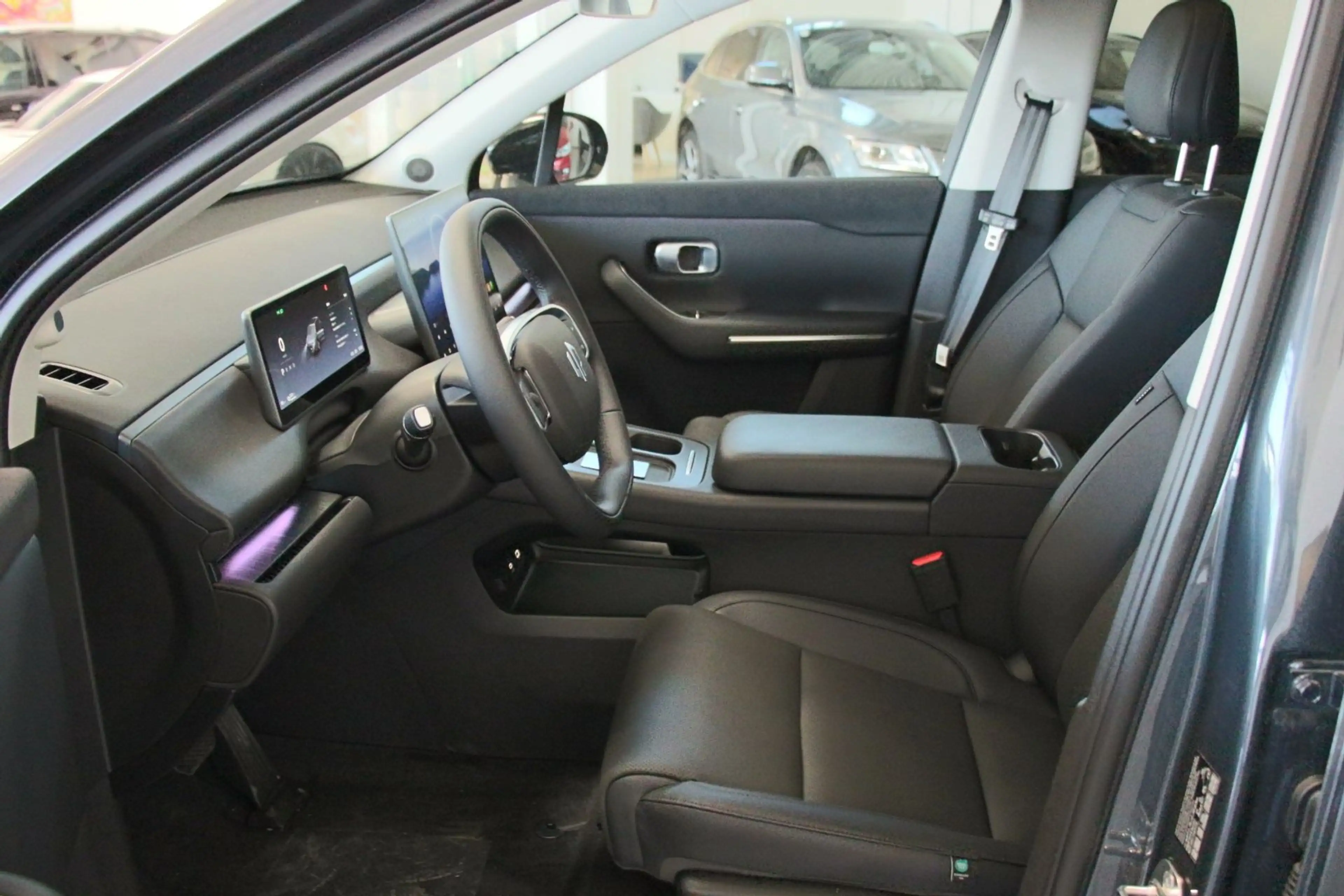 Leapmotor C10 Design 69.9kWh — photo 14
