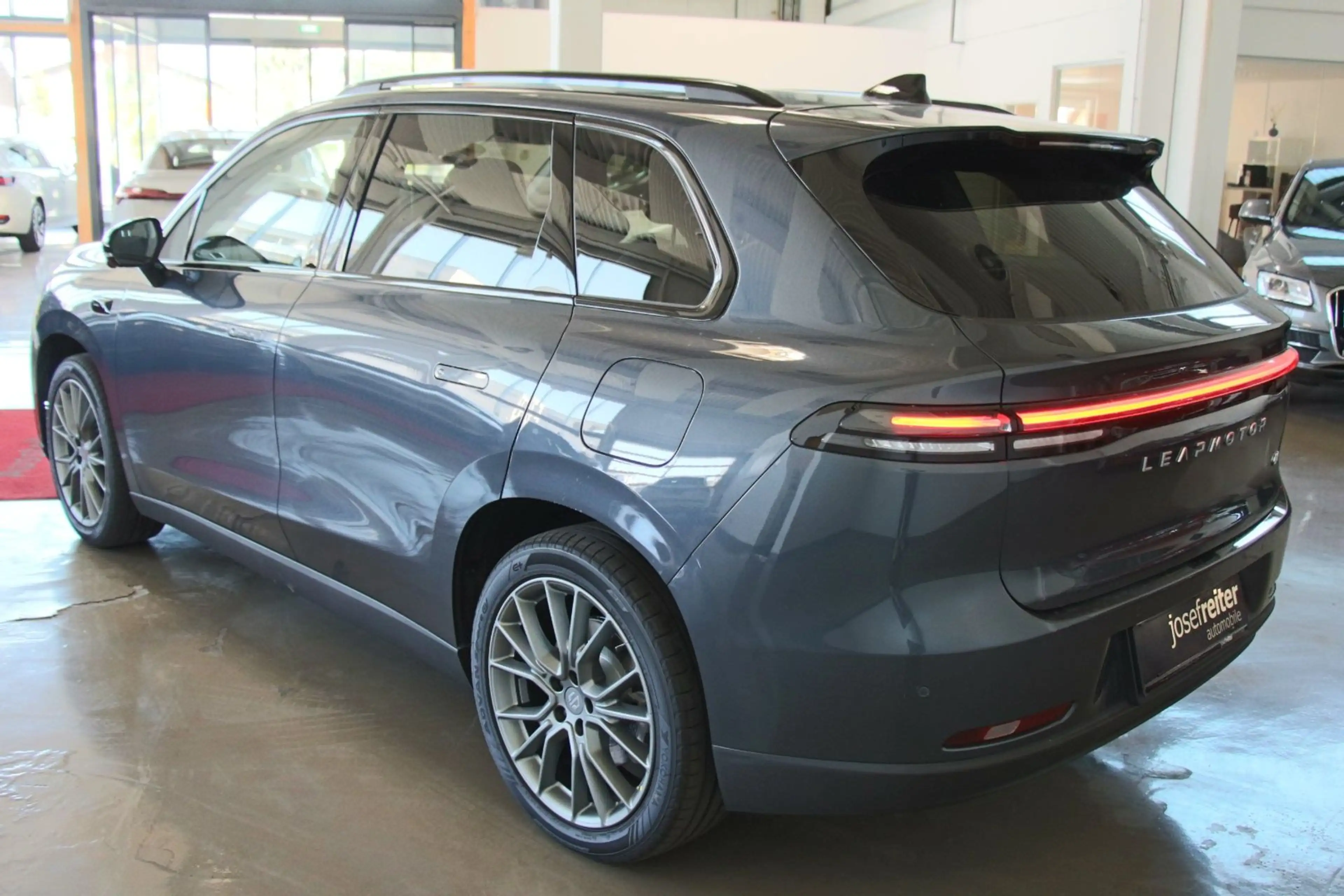 Leapmotor C10 Design 69.9kWh — photo 8