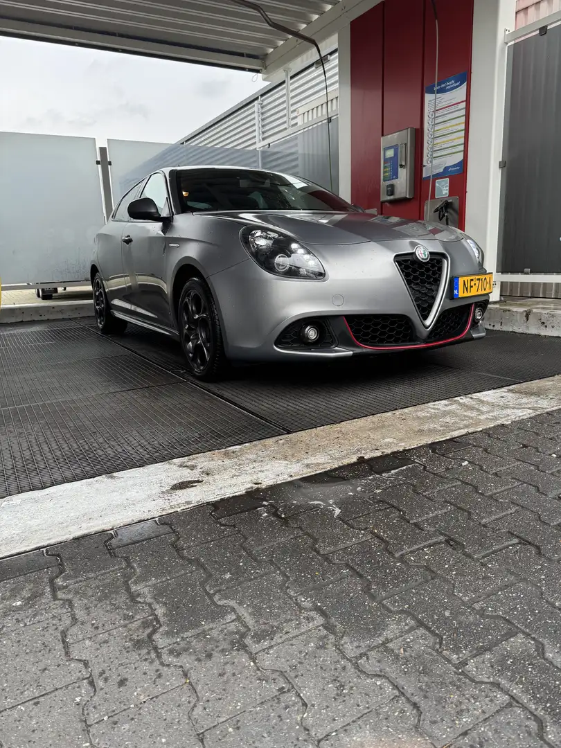 Alfa Romeo Giulietta 1.4 T MultiAir Super Grijs - 2