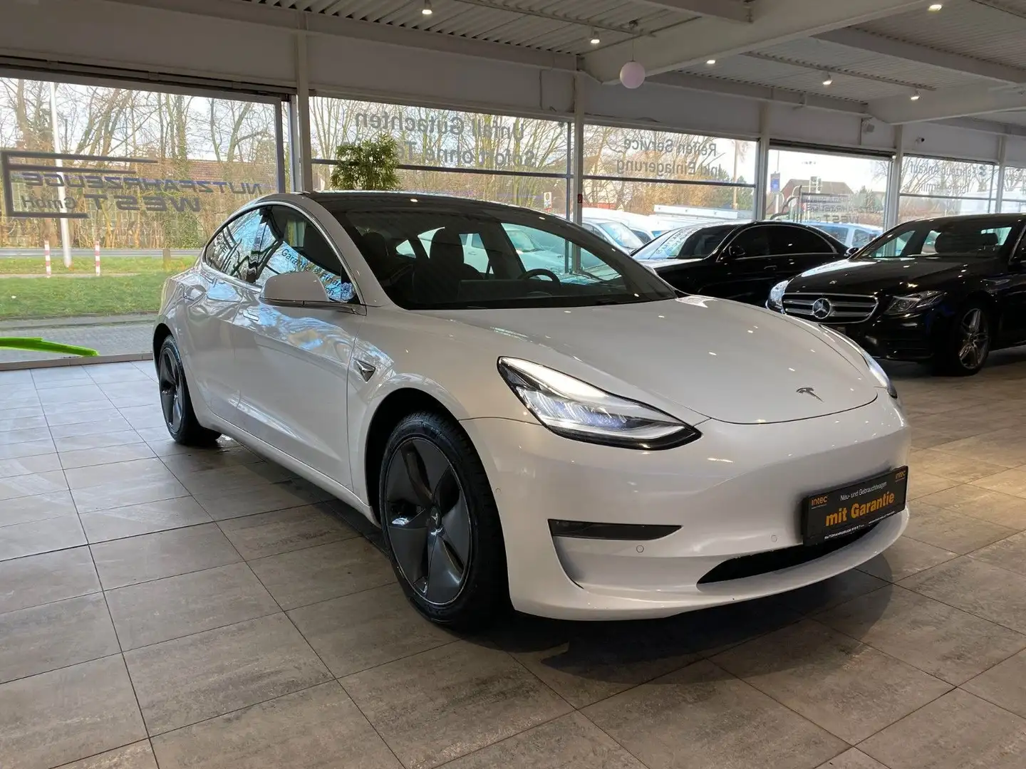 Tesla Model 3 Long Range Dual AWD Weiß - 1