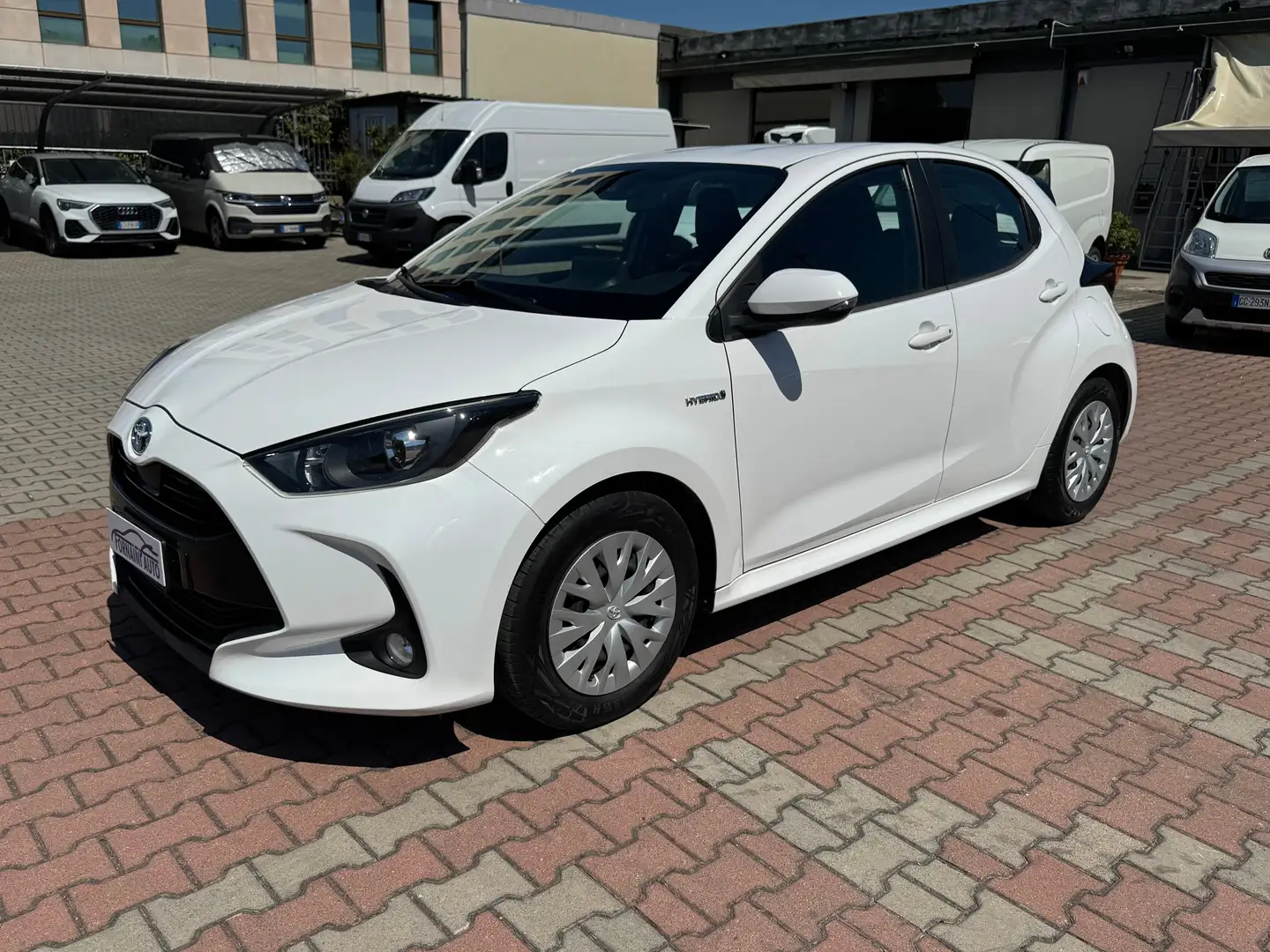 Toyota Yaris 1.5 Hybrid 5 PORTE BUSINESS AZIENDALE Bianco - 1