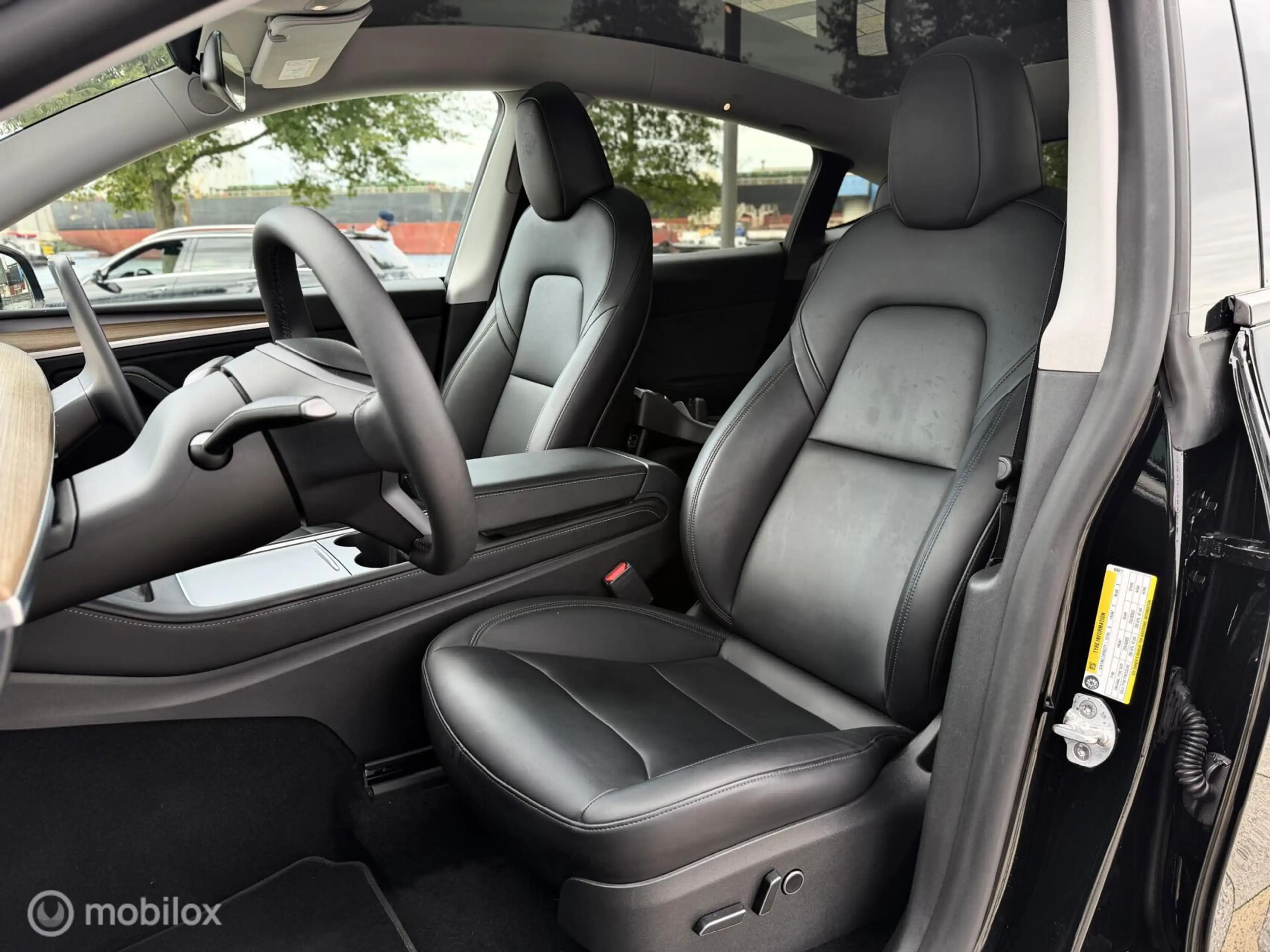 Tesla Model Y Long Range AWD 75 kWh |Autopilot — photo 14
