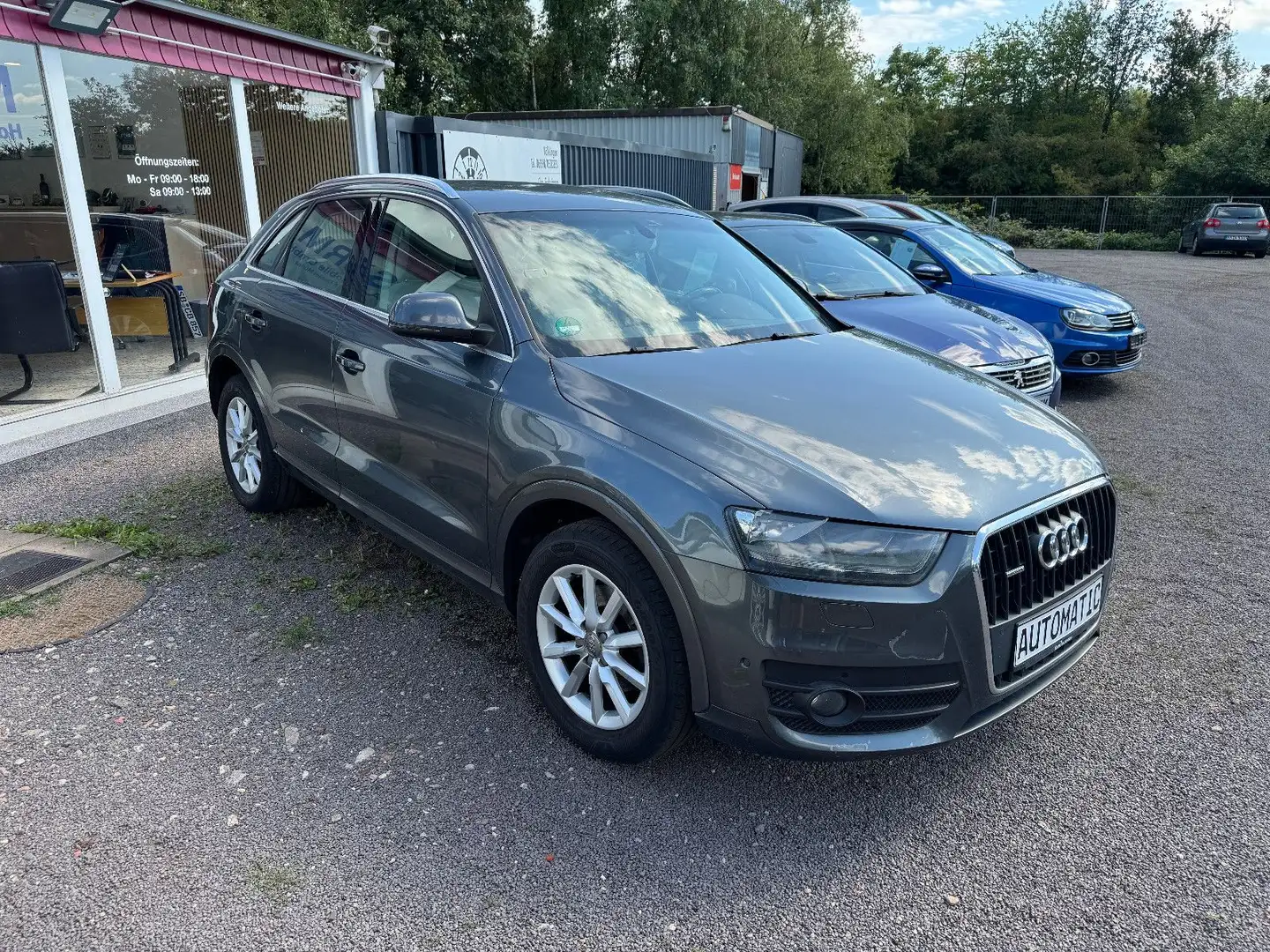Audi Q3 2.0 S tronic quattro Insp/Tüv/Steuerkette Neu Grau - 1