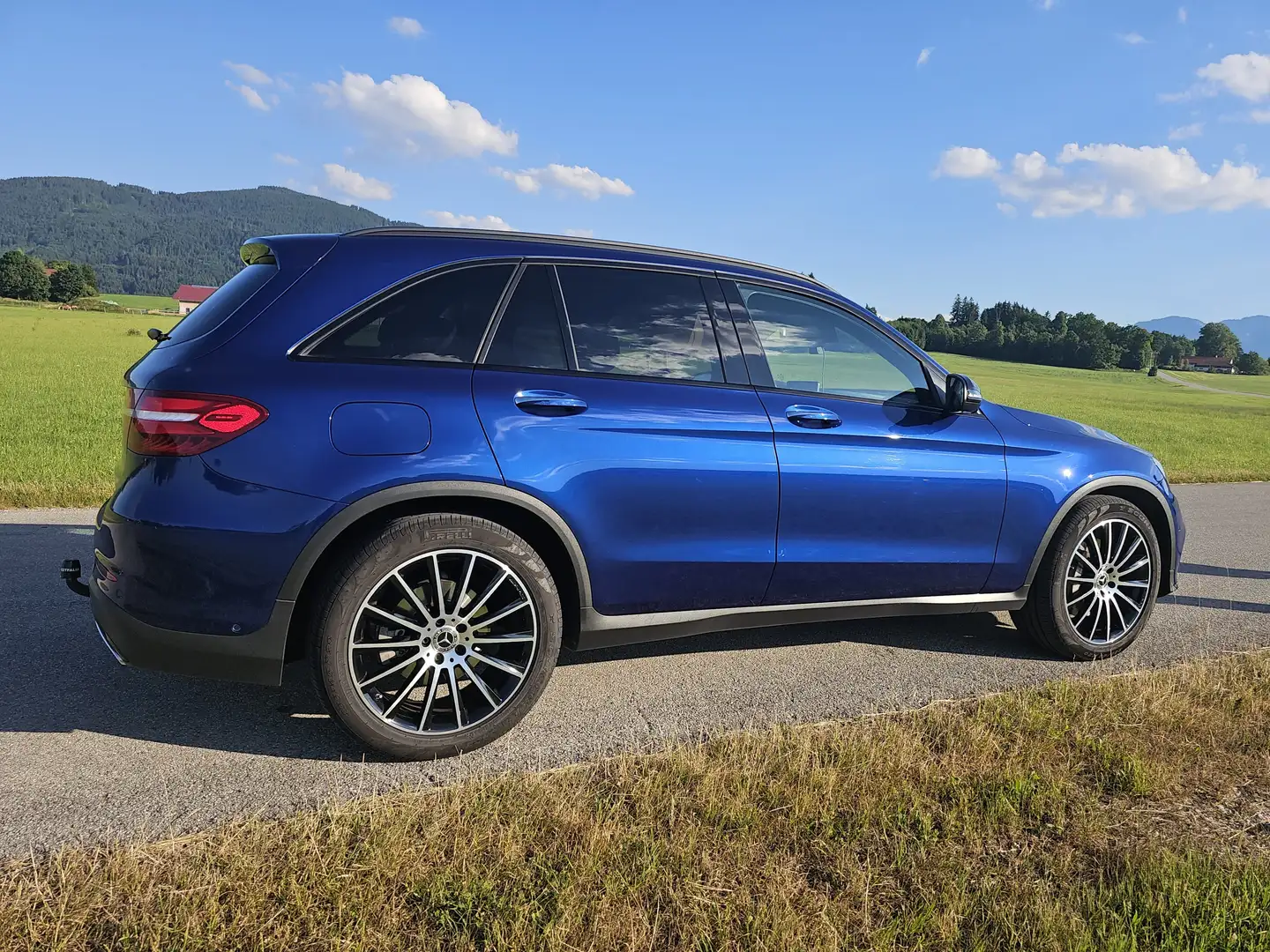 Mercedes-Benz GLC 350 GLC 350 d 4Matic 9G-TRONIC AMG Line Blauw - 1
