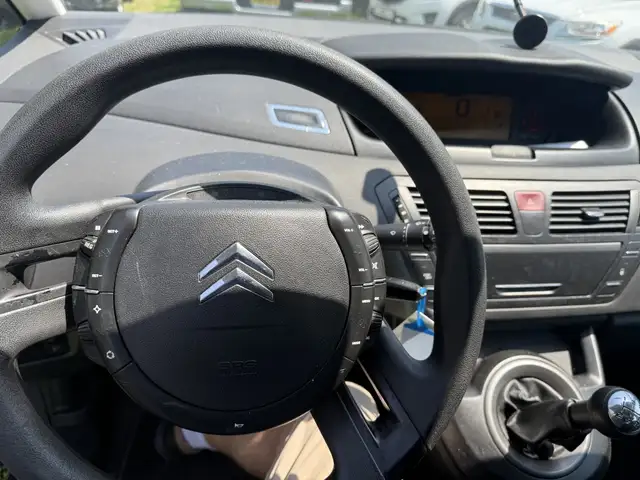 Citroen Grand C4 Picasso view 7