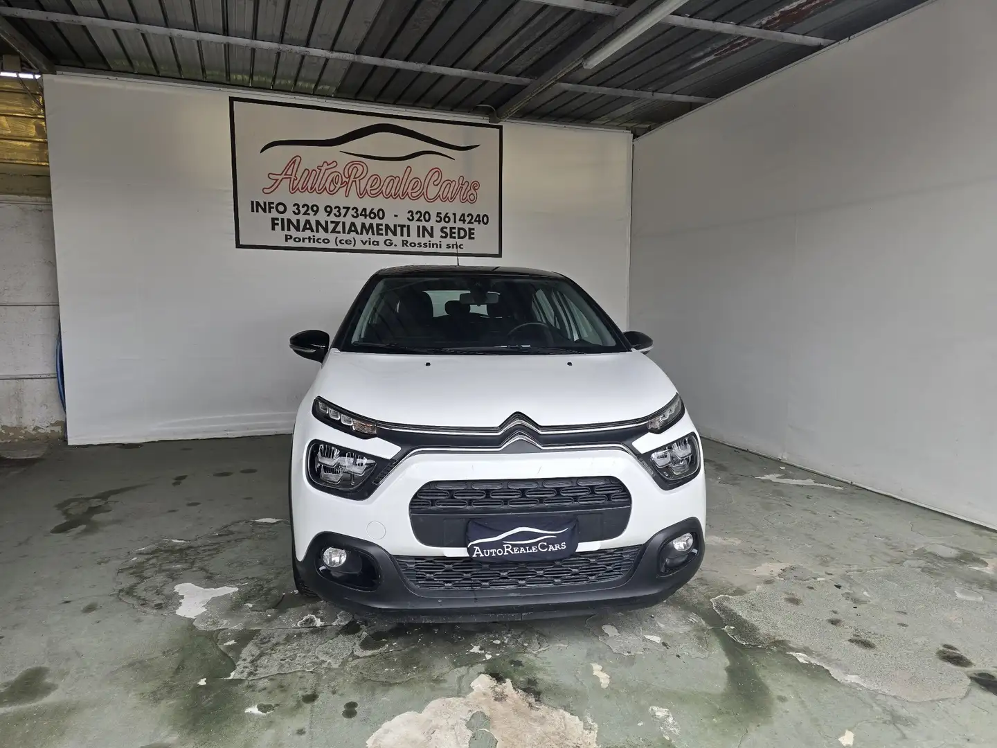 Citroen C3 C3 1.2 puretech Shine s Blanc - 2