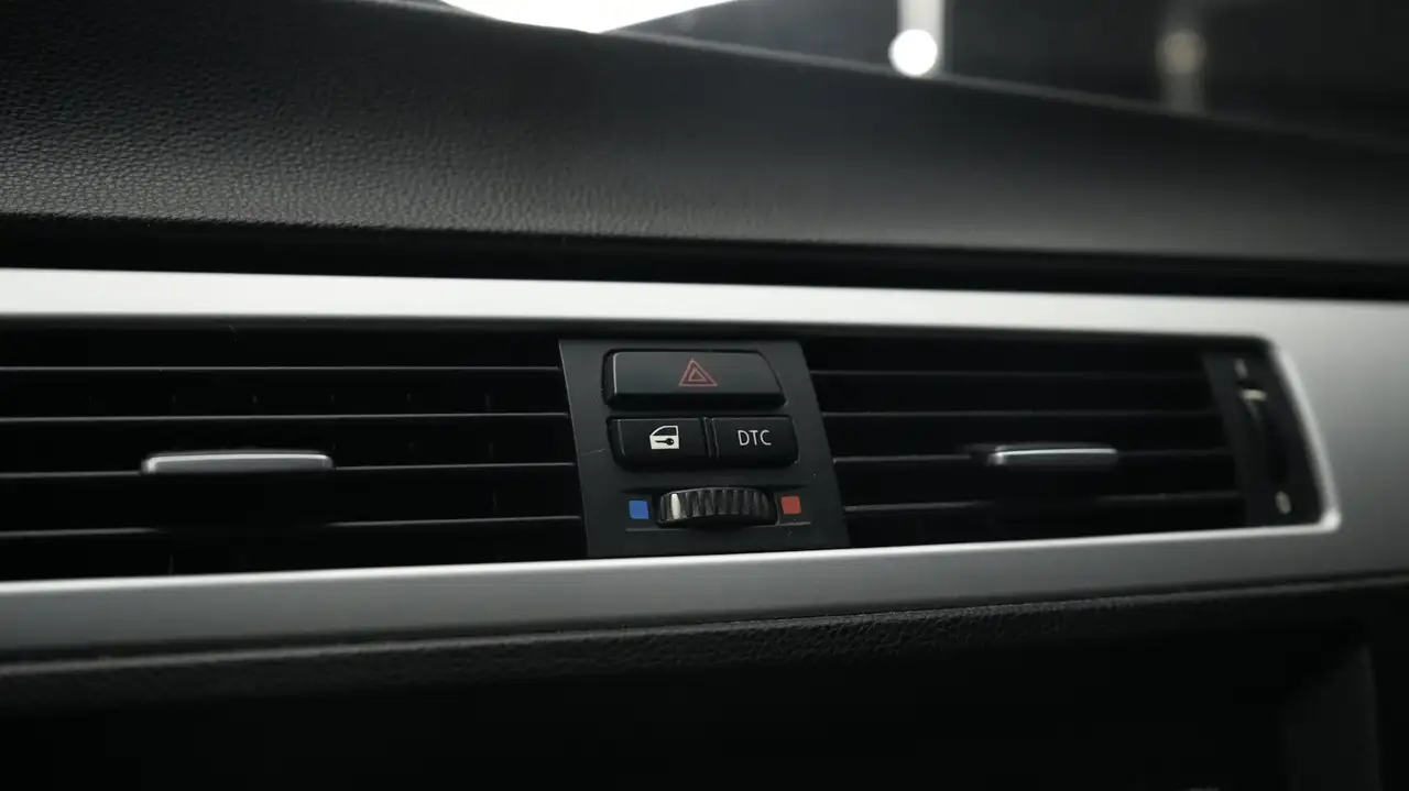 BMW 3 Series photo BMW 3 Series