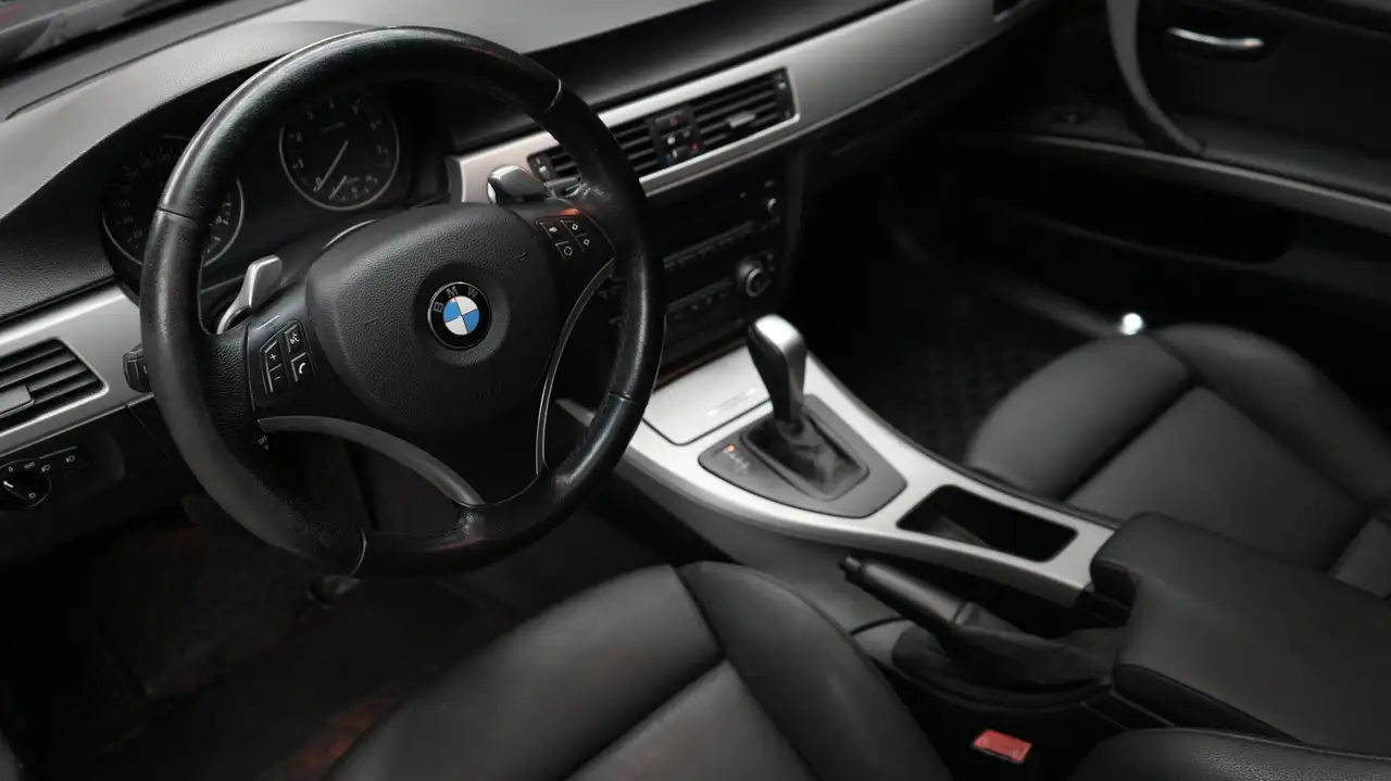 BMW 3 Series photo BMW 3 Series