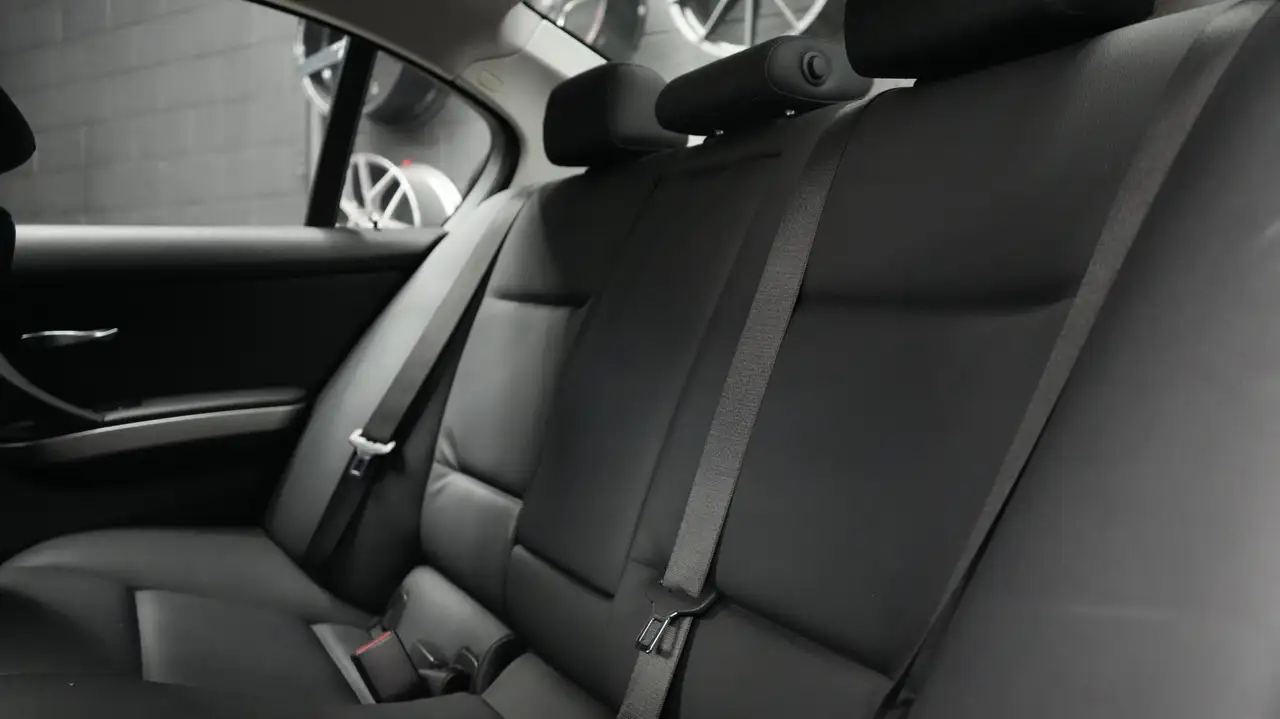 BMW 3 Series photo BMW 3 Series