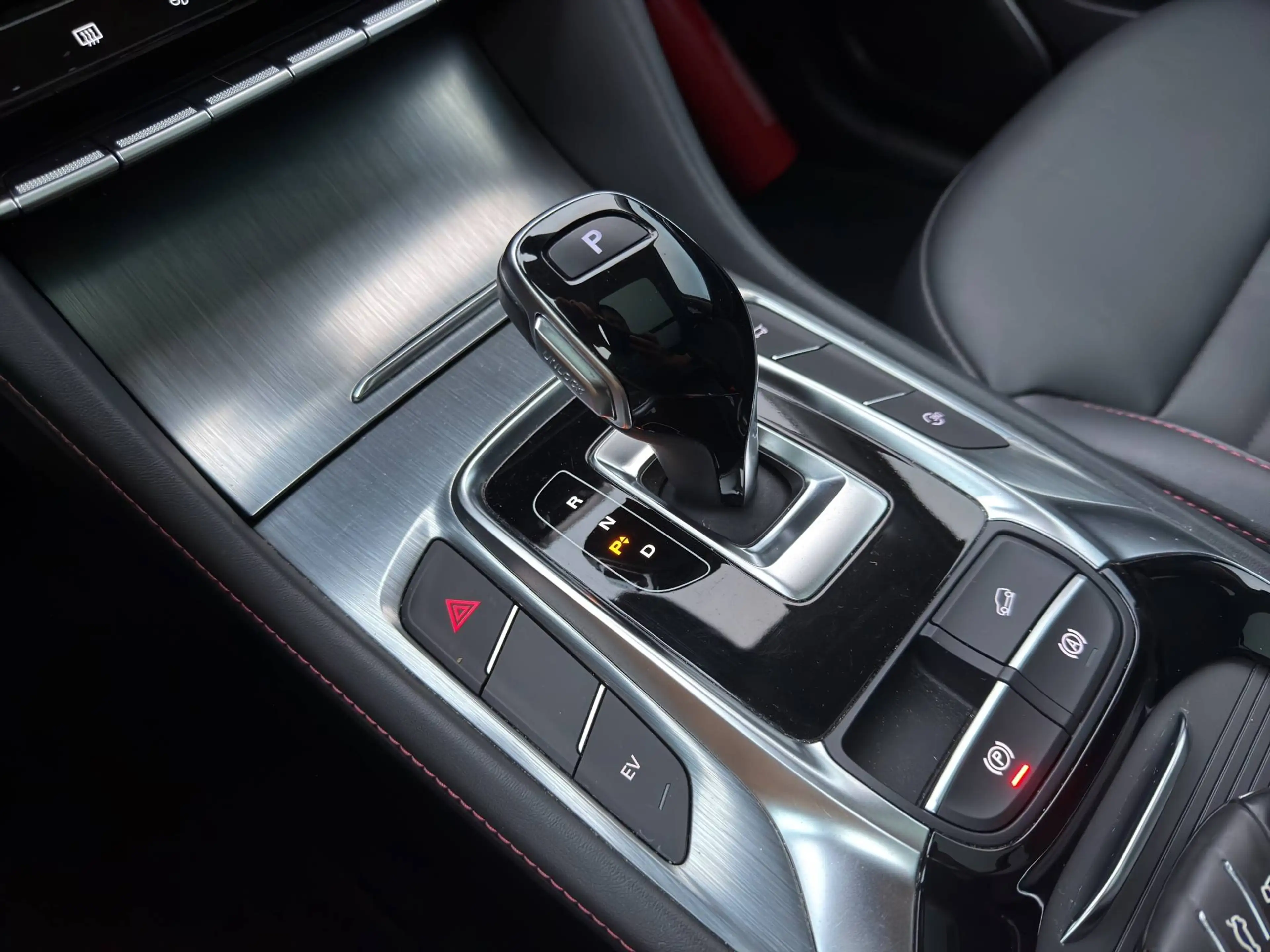 MG EHS EHS PHEV 1.5 Turbo Luxury (190 kW) — photo 15