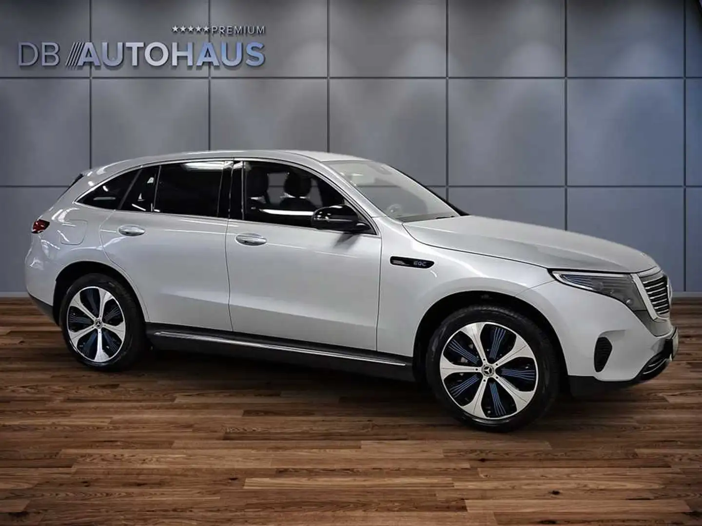 Mercedes-Benz EQC 400 4MATIC Plateado - 2