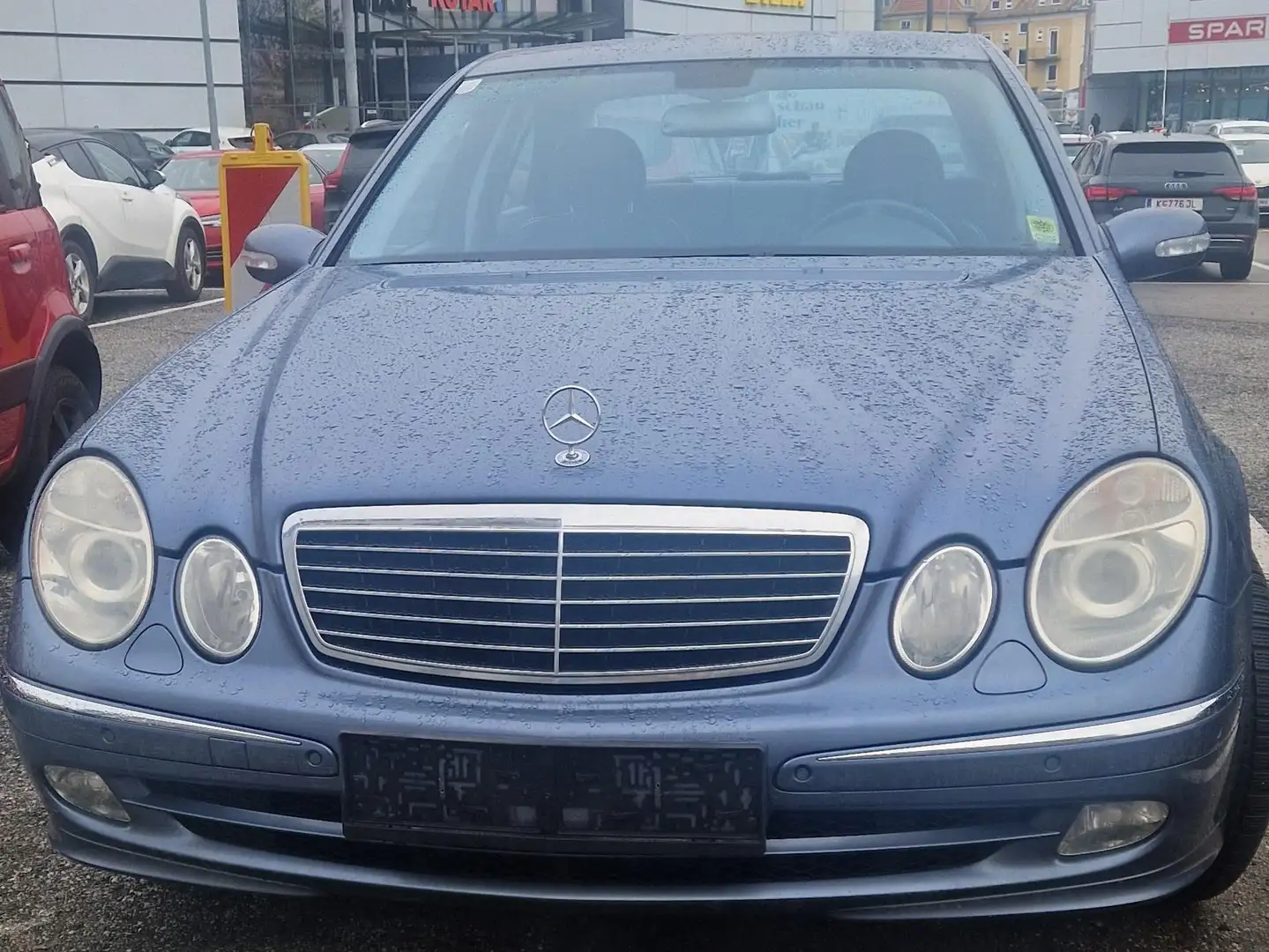 Mercedes-Benz E 220 Blau - 1