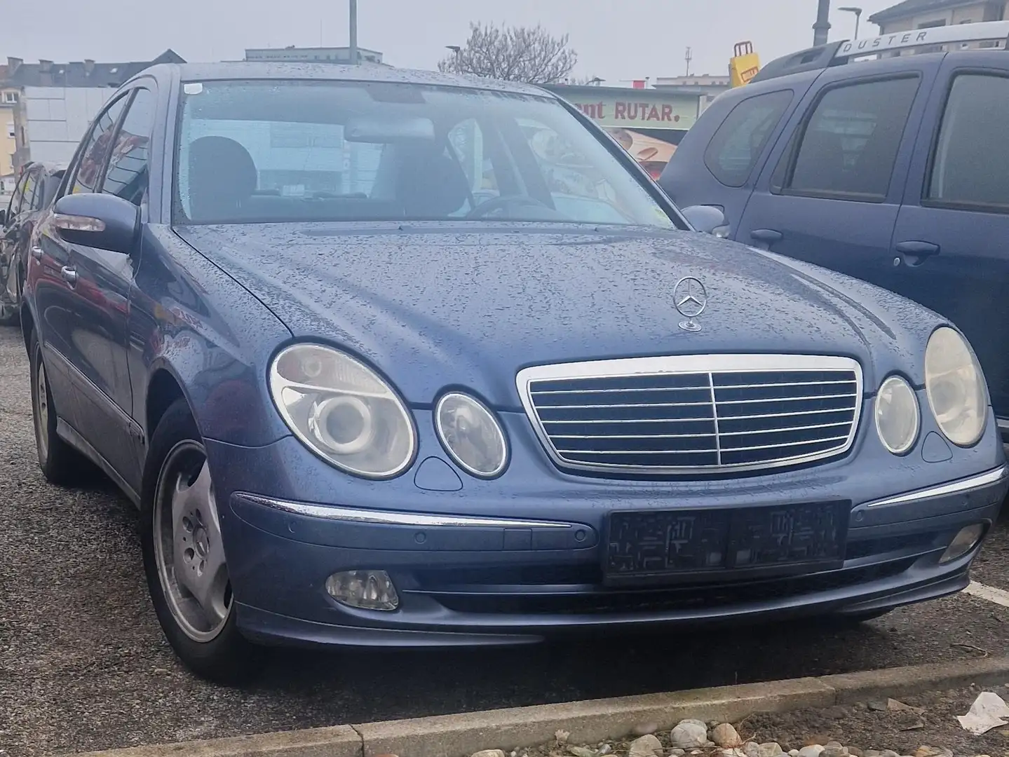 Mercedes-Benz E 220 Blau - 2