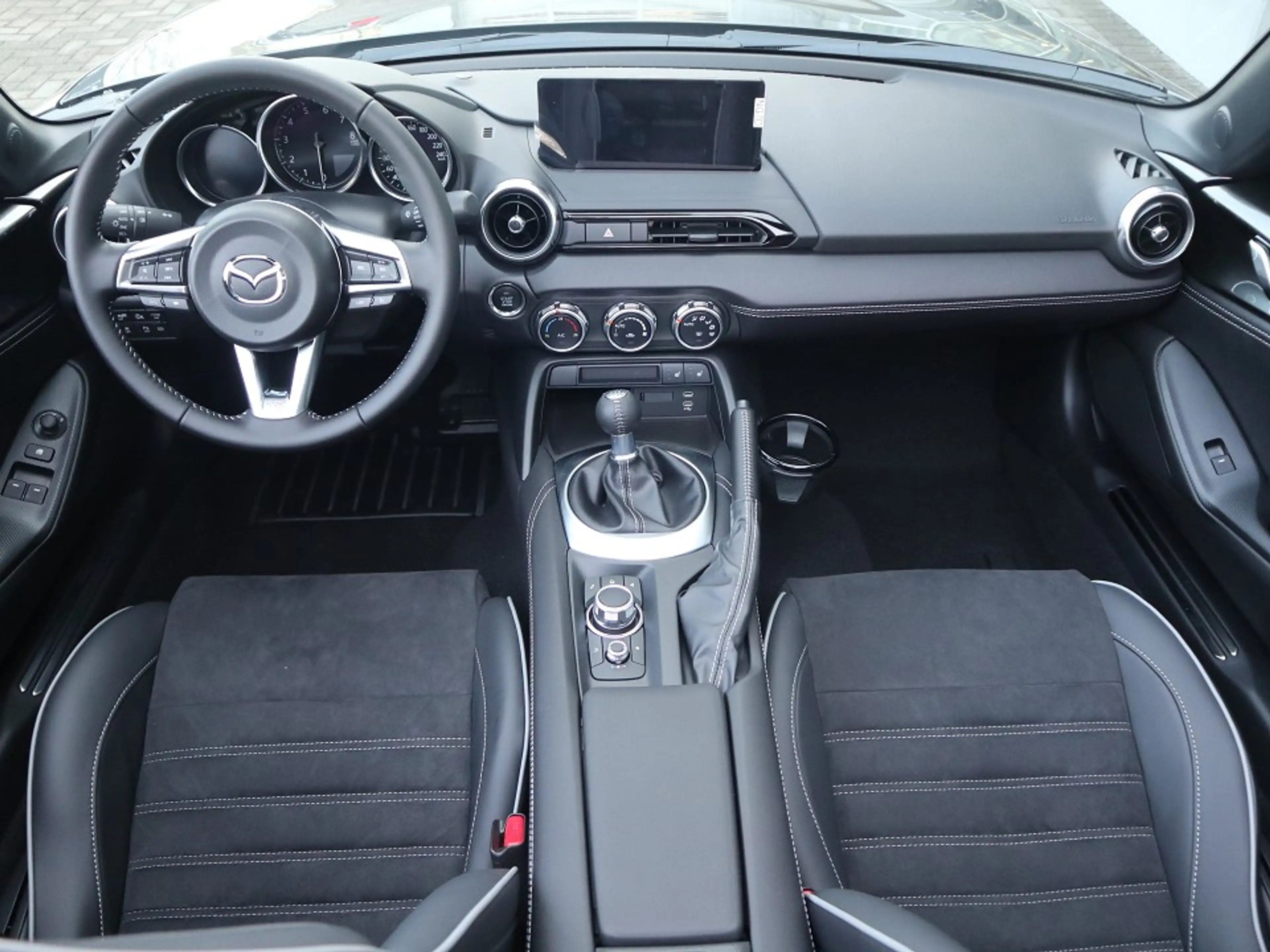 Mazda MX-5 2027 G-136 Homura Recaro Bilstein Brembo Matrix SC — photo 13