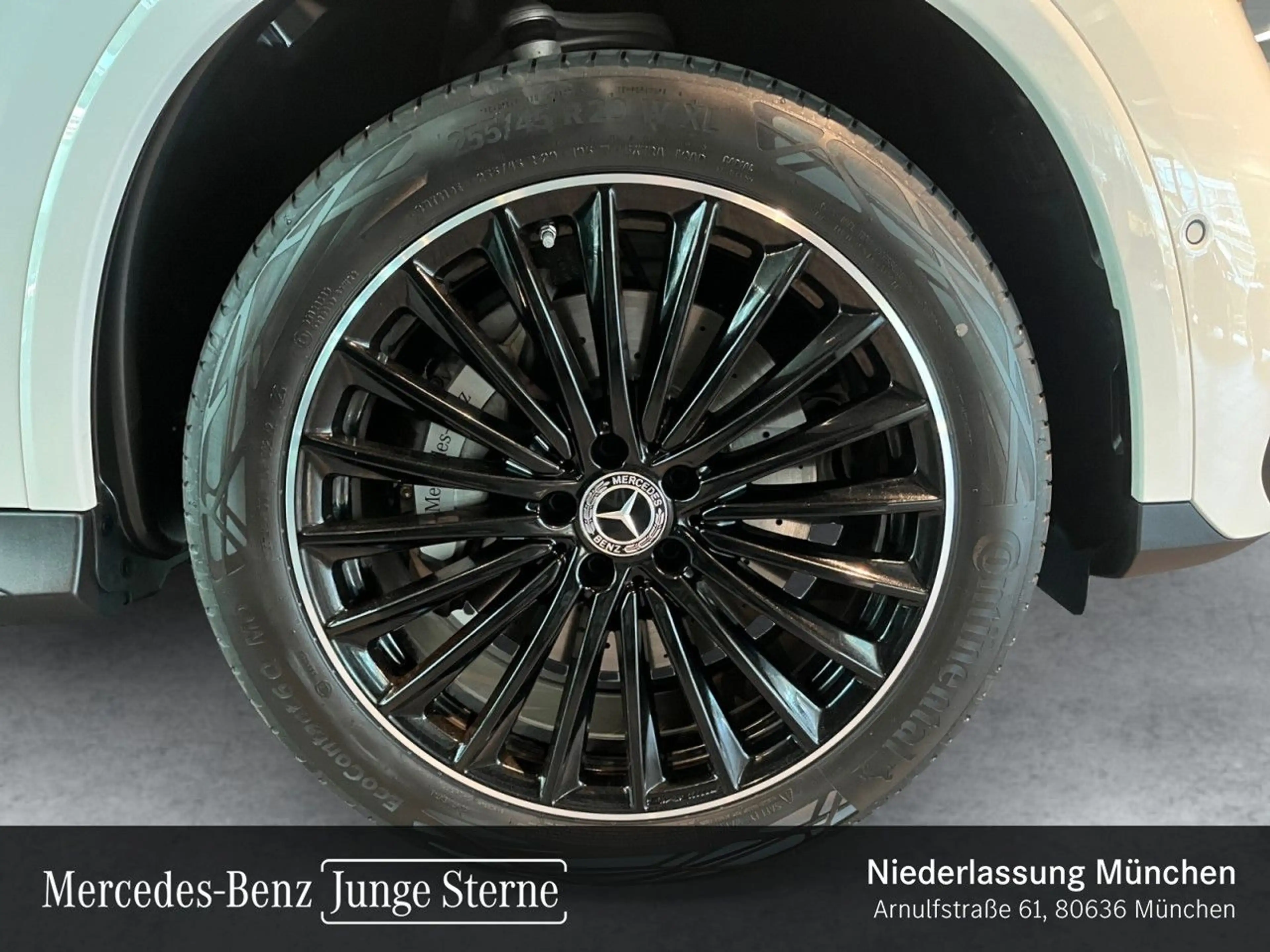 Mercedes-Benz GLC 400 e 4M AMG+NIGHT+PANO+360+AHK+LED+TOTW+9G — photo 8