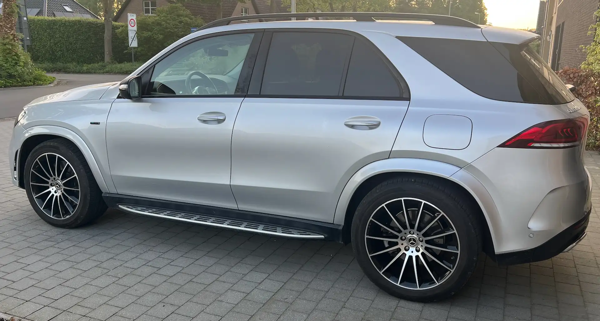 Mercedes-Benz GLE 350 GLE 350 de 4Matic 9G-TRONIC AMG Line - 2