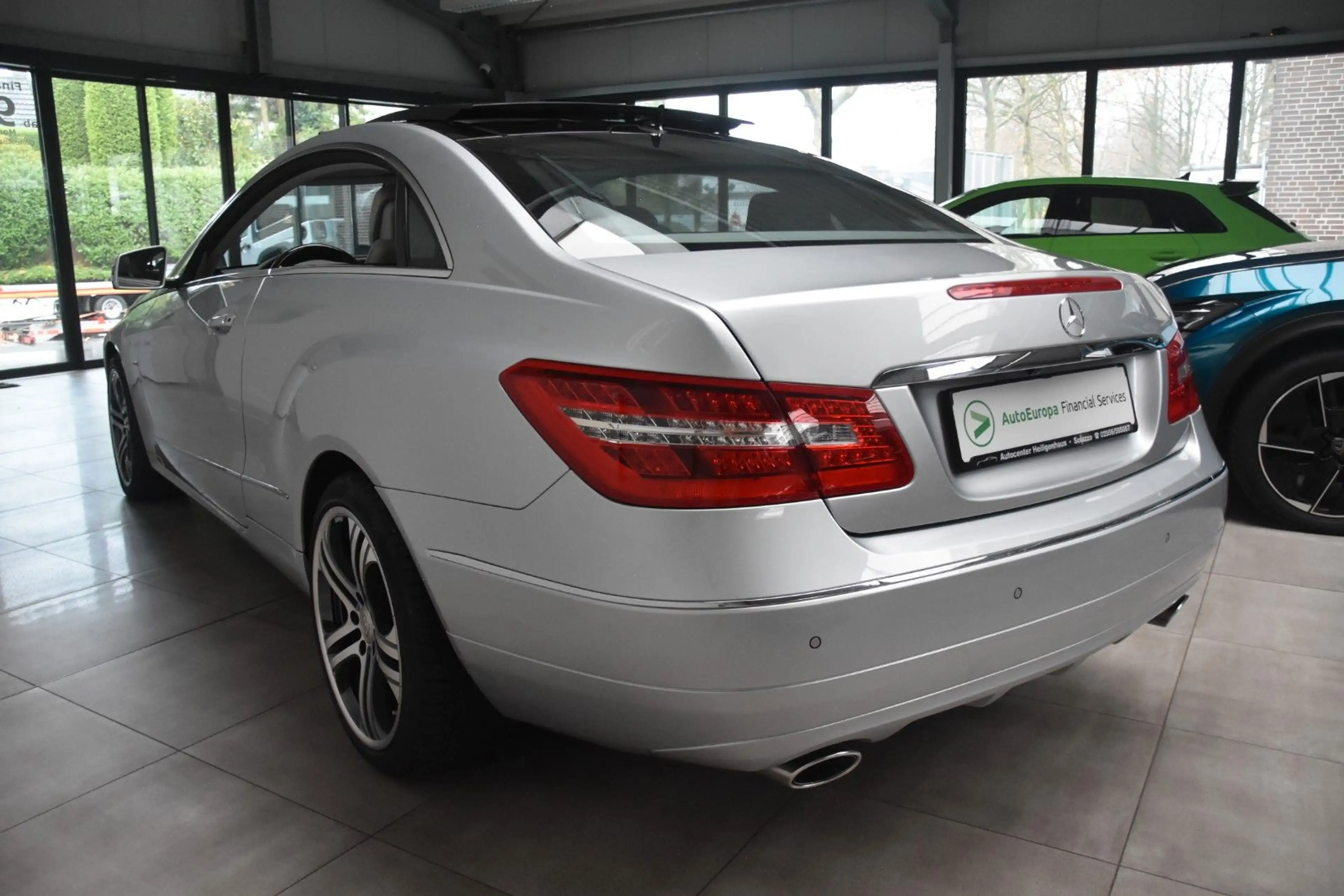 Mercedes-Benz E 350 CDI Coupe Navi Kamera Xenon Pano Memory — photo 6