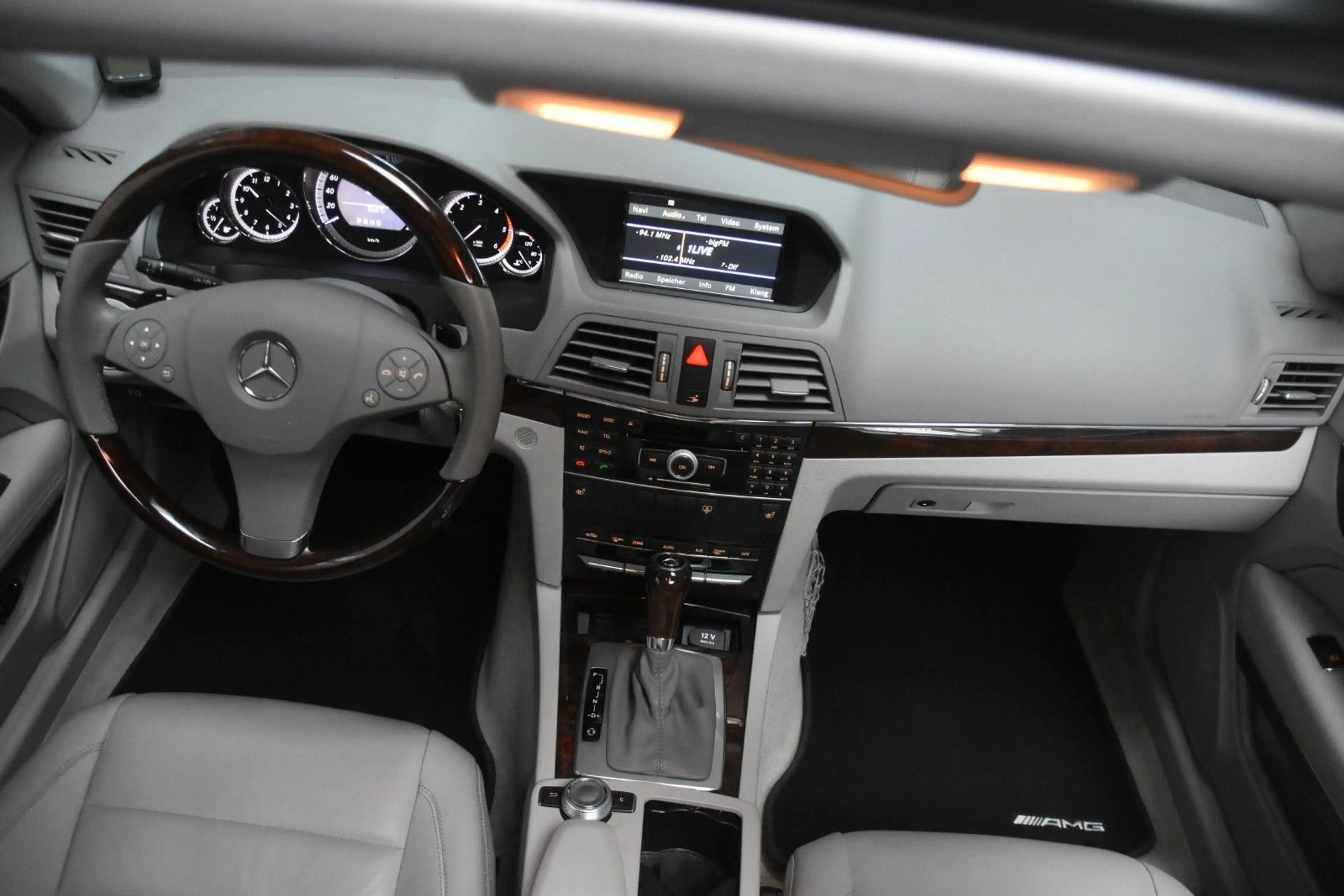 Mercedes-Benz E 350 CDI Coupe Navi Kamera Xenon Pano Memory — photo 15