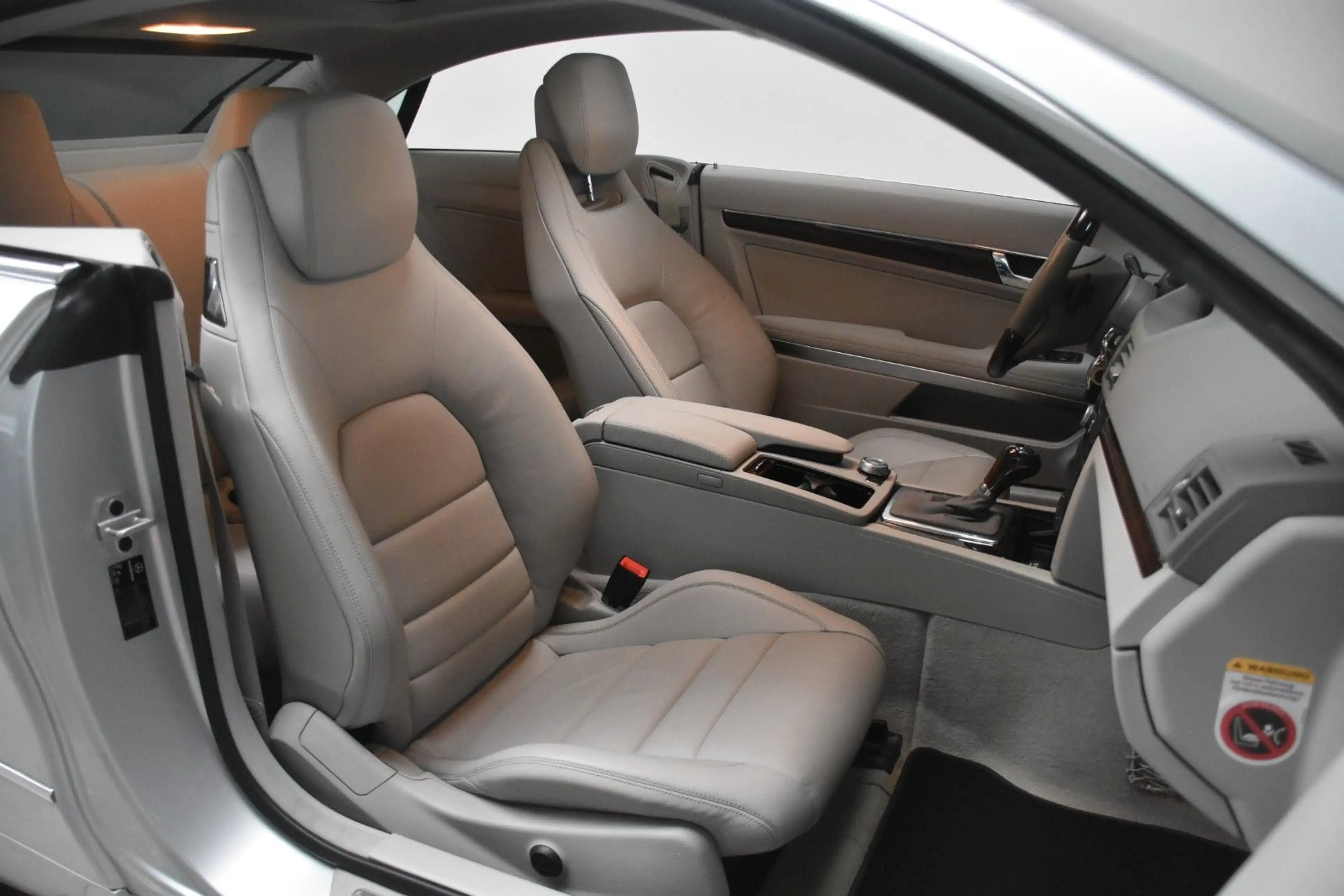 Mercedes-Benz E 350 CDI Coupe Navi Kamera Xenon Pano Memory — photo 11