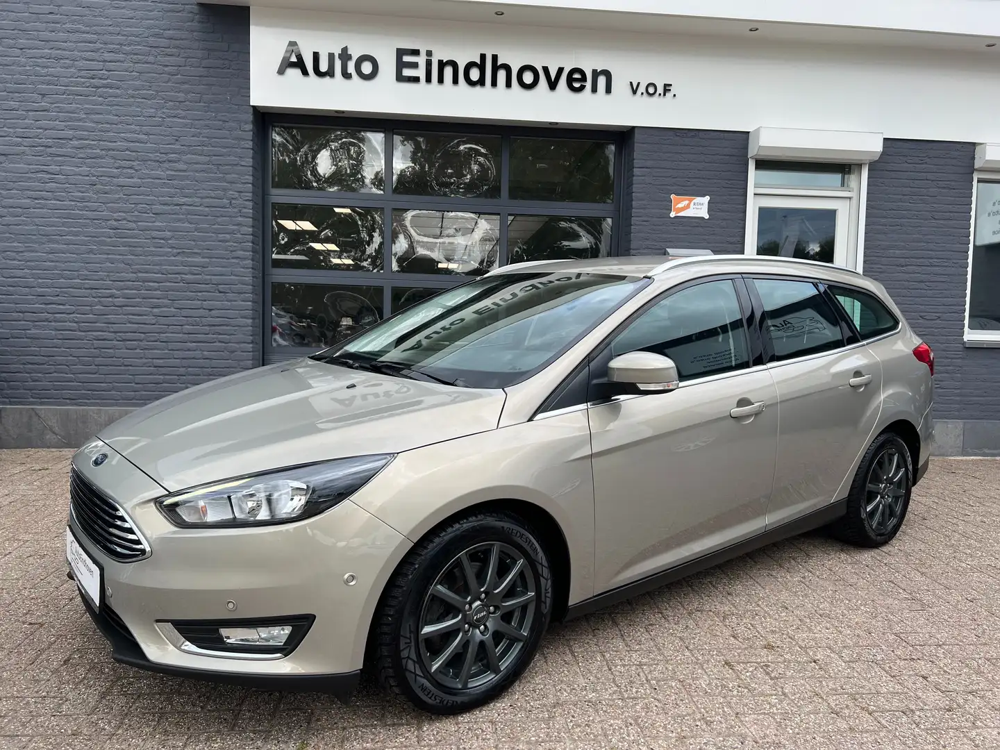 Ford Focus 1.0 Titanium,Turbo,Clima,Cruise,Navi €8995,- Bej - 2