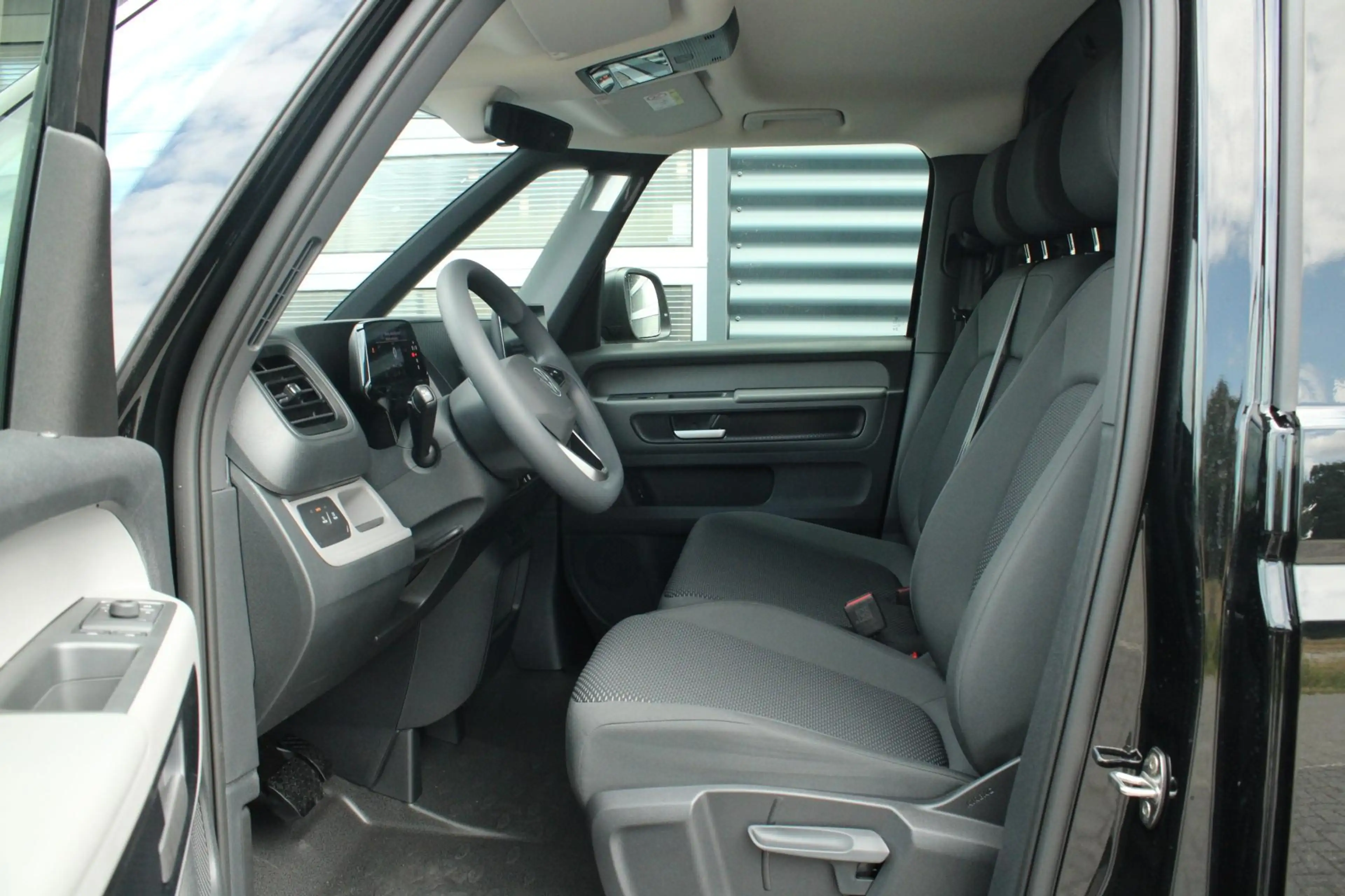 Volkswagen ID. Buzz Cargo 190pk Economy Limited Edition 59 kWh | Stoelverwar — photo 14