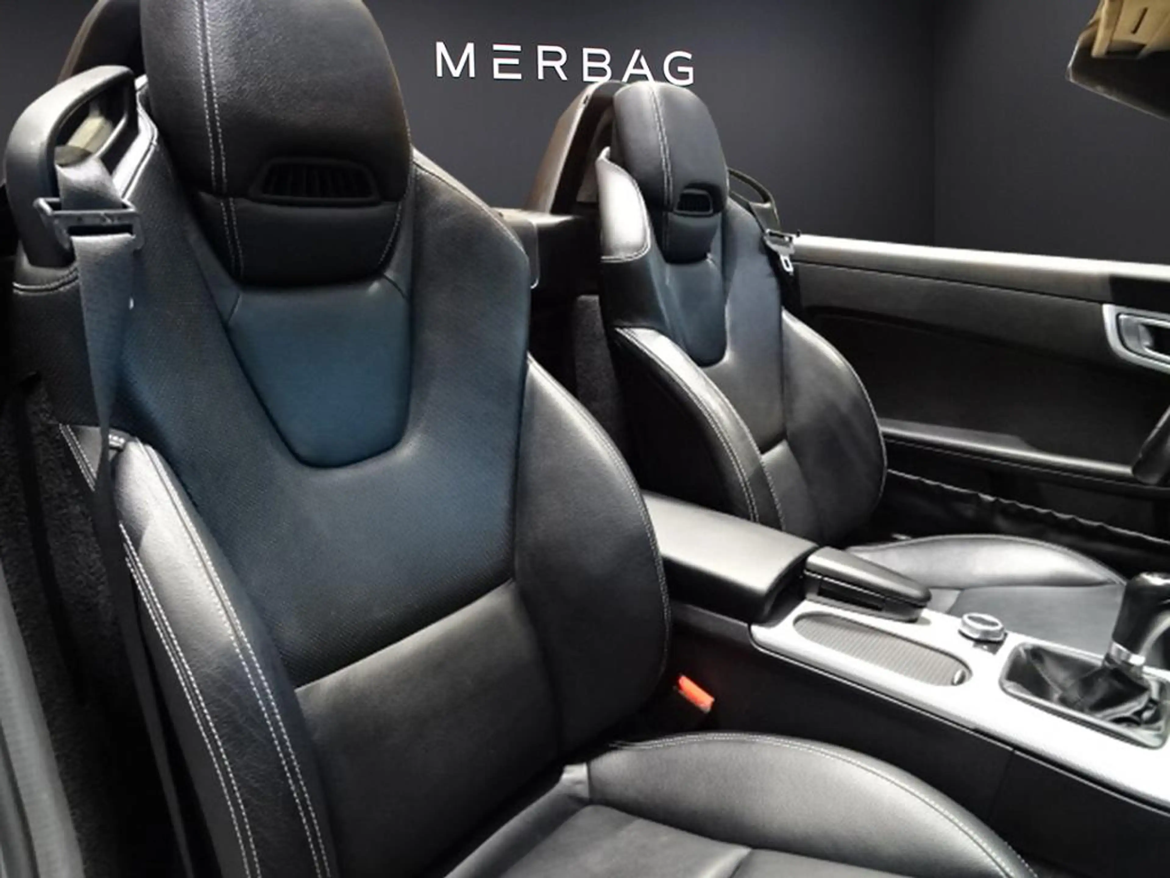 Mercedes-Benz SLC 200 *AMG LED Airscarf Navi Leder Panorama — photo 11