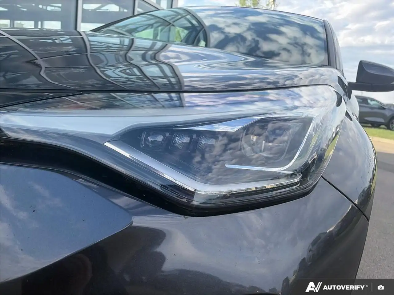 Toyota C-HR снимка Toyota C-HR