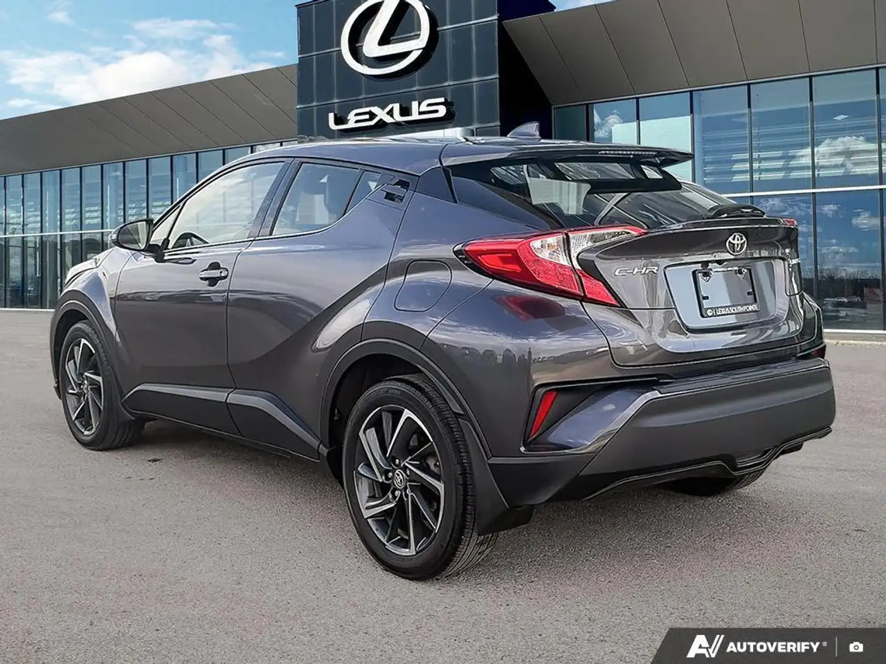 Toyota C-HR снимка Toyota C-HR