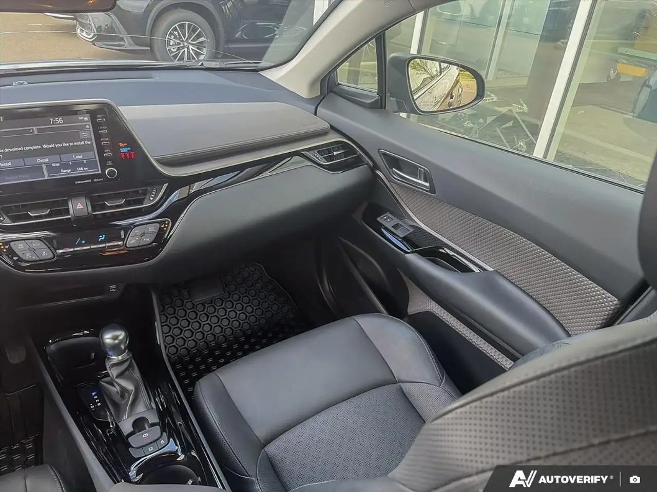 Toyota C-HR снимка Toyota C-HR