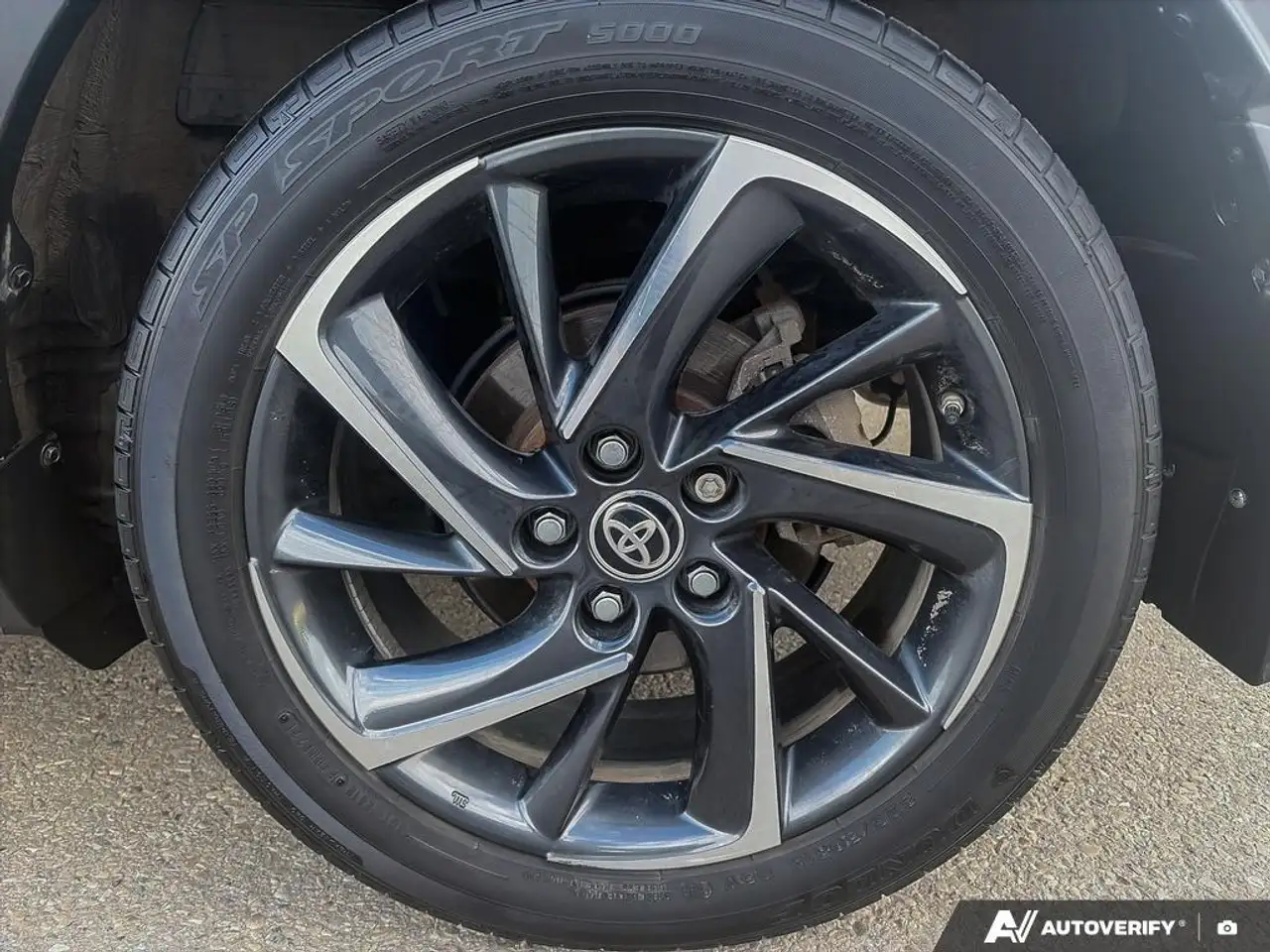 Toyota C-HR снимка Toyota C-HR