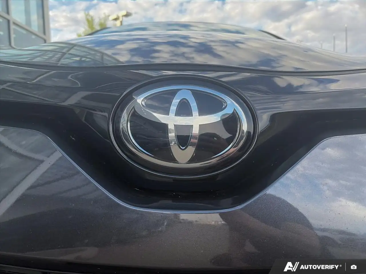 Toyota C-HR снимка Toyota C-HR
