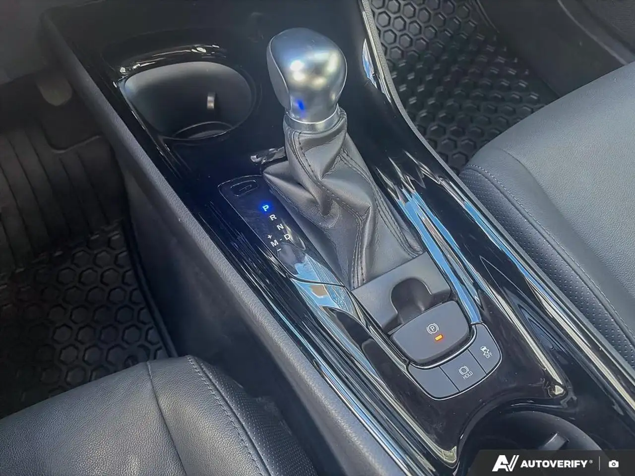 Toyota C-HR снимка Toyota C-HR