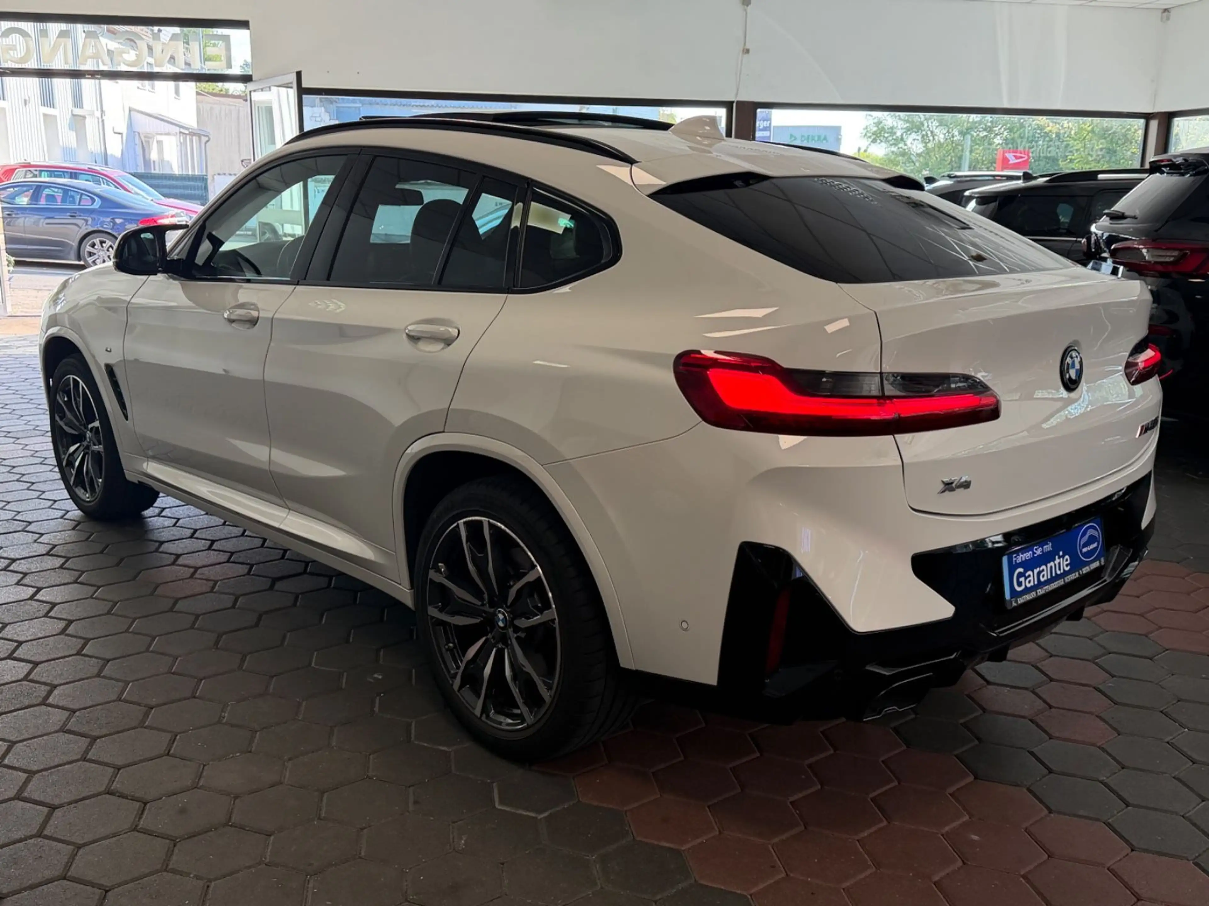 BMW X4 M i X-Drive*1-HAND*HUD*H&K*360*PANO*LED* — photo 2
