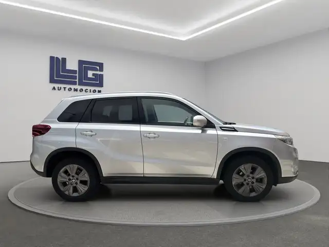 Suzuki Vitara view 4