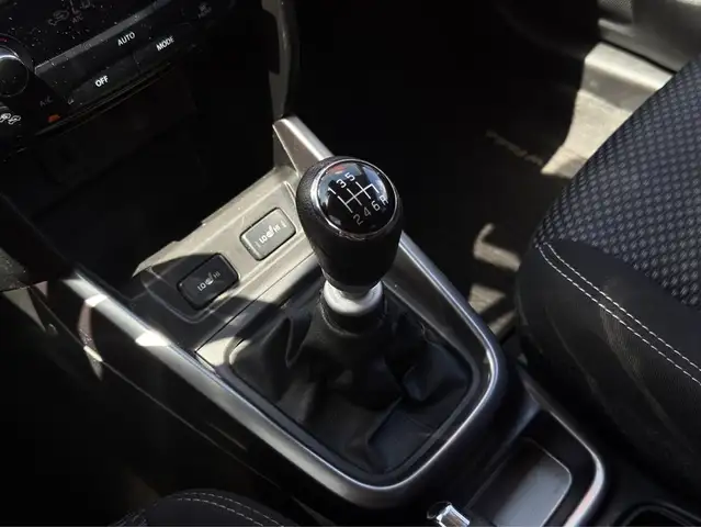 Suzuki Vitara view 12