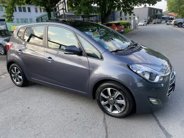 Hyundai iX20 blue Space Plus