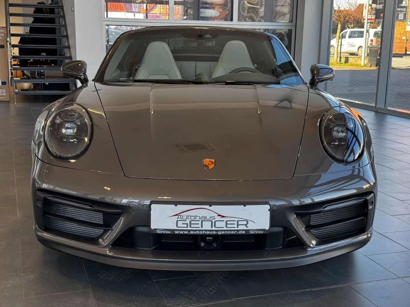 Porsche 911 Targa 4 GTS "Matrix/Bose/Lift" Braun - 2