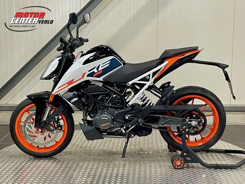 KTM 125 Duke - foto 2