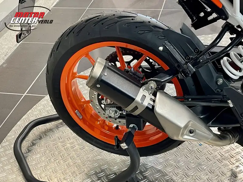 KTM 125 Duke - foto 8