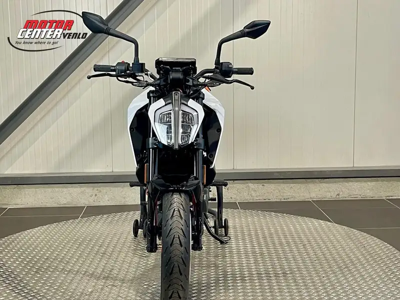 KTM 125 Duke - foto 5